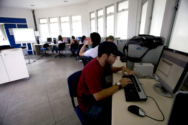  O programa Escola Técnica Aberta do Brasil (e-Tec) vai atender mais de 270 mil pessoas até 2014; este ano, a meta é alcançar 500 polos e 50 mil matrículas (foto: João Bittar)